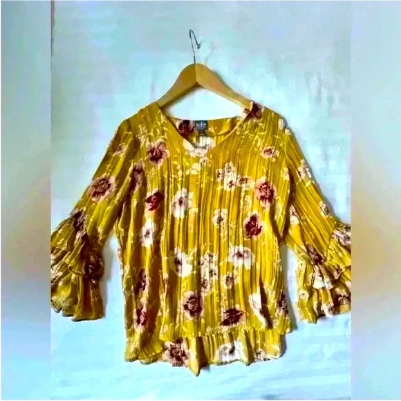 New York & Company Yellow Gold Flutter Sleeve Blouse - Picture 4 of 4